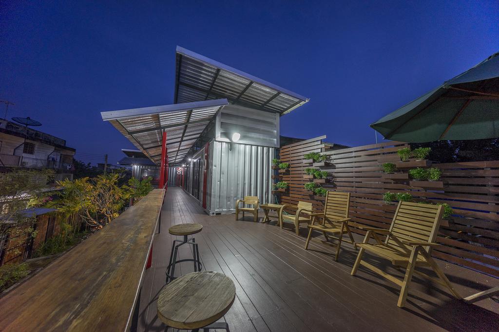 At Box Hostel Chiang Mai Exterior foto
