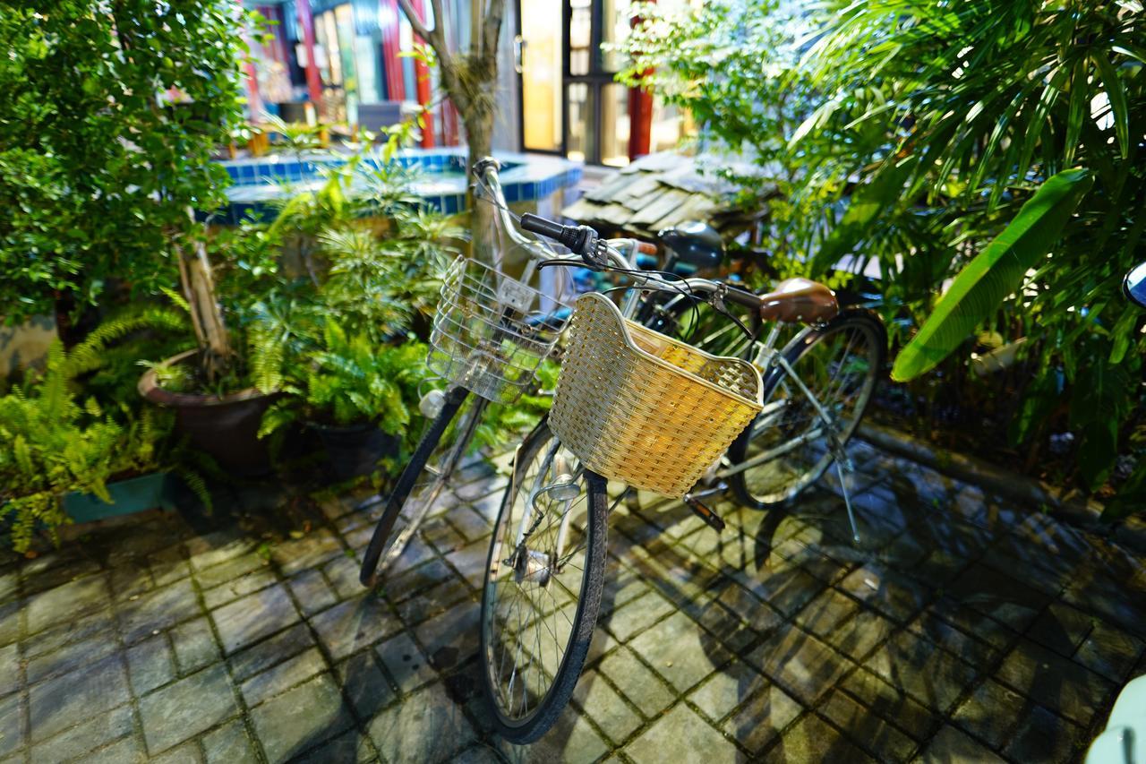 At Box Hostel Chiang Mai Exterior foto