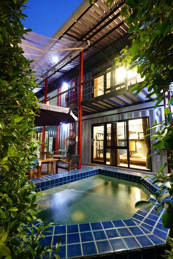 At Box Hostel Chiang Mai Exterior foto