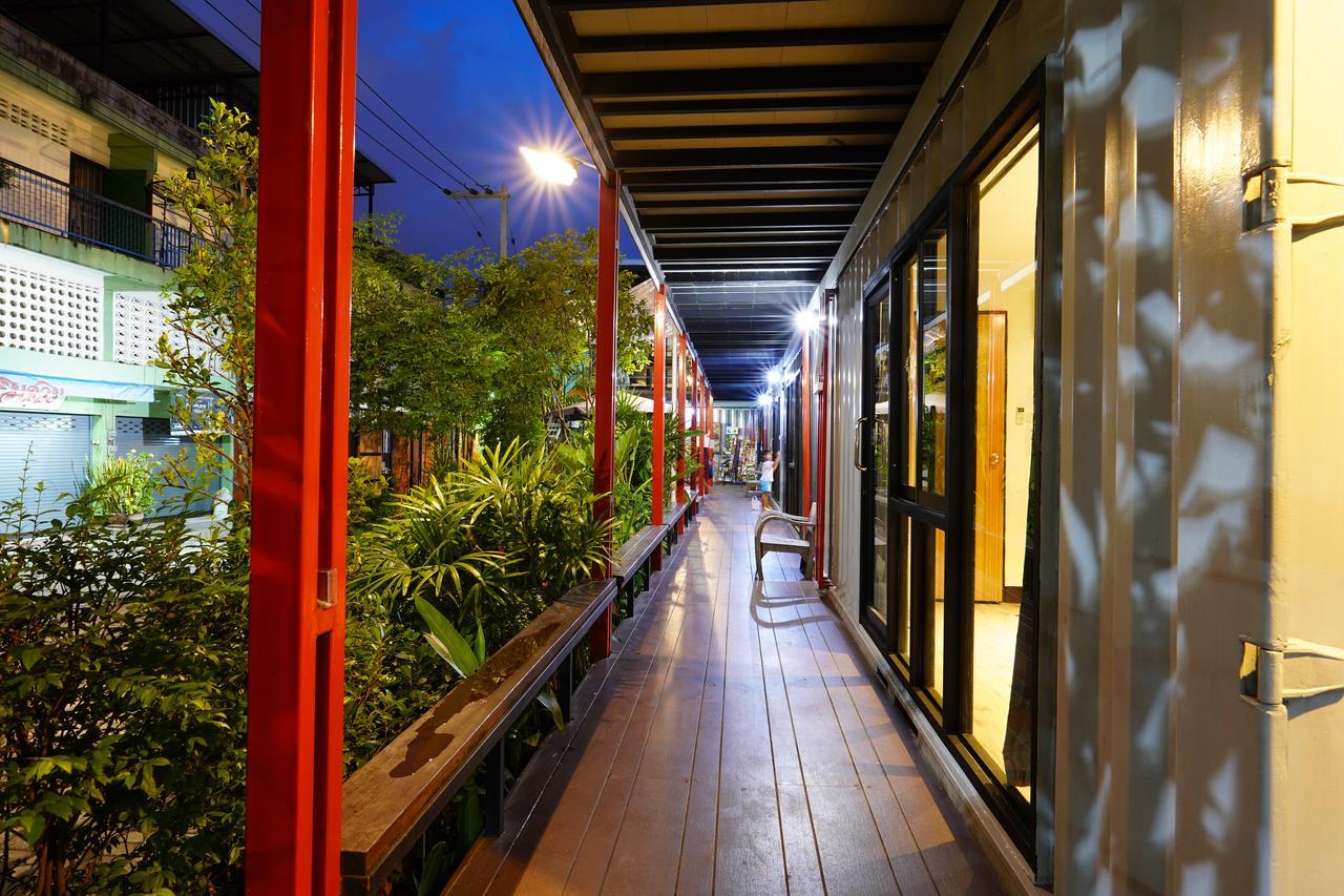 At Box Hostel Chiang Mai Exterior foto